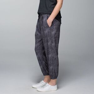 Lululemon Rollin' With My Omies Pant Burlap Texture Black Dune / Black 6